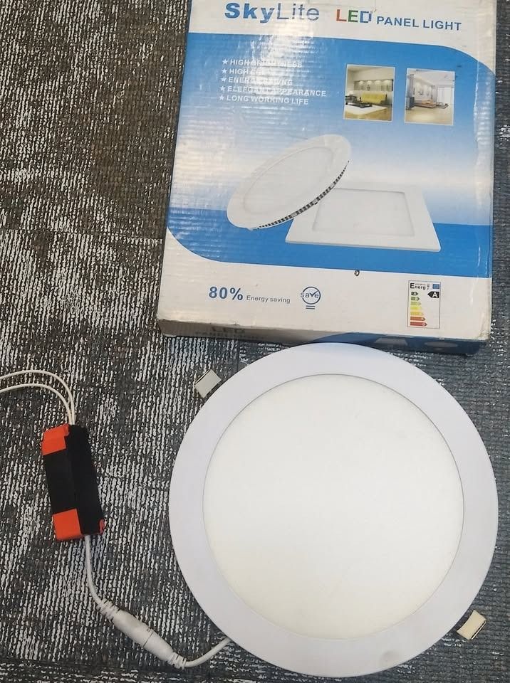 Slim Round/Square LED Panel Light Warm White 18w (Category: Lighting) located in Manila. Submitted by toplen (Listing ID 1402861114, Image 2). Description: Color: Warm white Shape: Round, Square Size: 22cm Watts: 18W Voltage: 90~265V 50/60Hz High brightness High Cri Energy saving Elegant apperance Long working life Use good quality LED resistance light falling. Highly-efficient electronics ballast ensure to long lifespan using. More than 3 times 