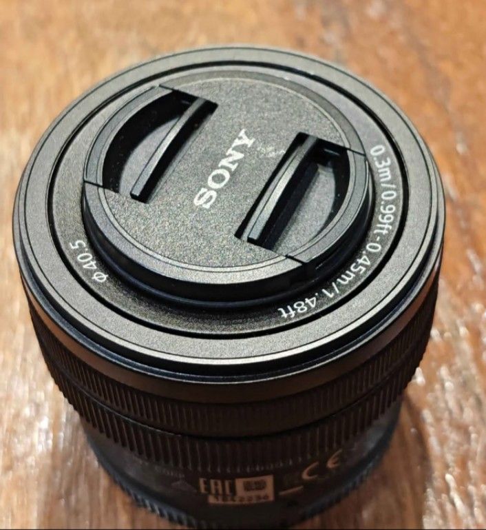 Sony FE 4-5.6/28-60mm Lens (Category: Cameras) located in Valenzuela. Submitted by salecollectionph (Listing ID 1402901288, Image 3). Description: Selling my pristine condition sony 28-60mm lens. Rush. Cheapest na yan For pick up, meet up and delivery..
