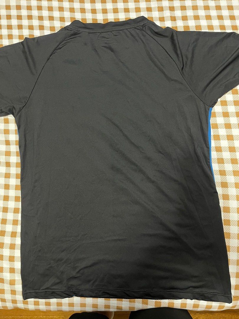Under Armour XL Training T-Shirt (Category: Tshirts & Polo Shirts ) located in Cainta. Submitted by llsamson2000 (Listing ID 1403012427, Image 2). Description: Under Armour training t-shirt in XL. Grey and blue colorway with the Under Armour logo. Crew neck, short sleeves, and breathable athletic material..