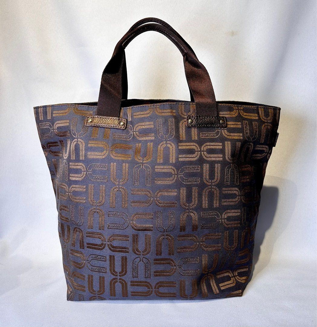 UNGARO tote bag. Vintage Bag. (Category: Luxury Bags & Wallets) located in Manila. Submitted by originalvintagebagph (Listing ID 1403005838, Image 1). Description: 38CM - 32CM Vintage bag Mahal ang bag na yan .