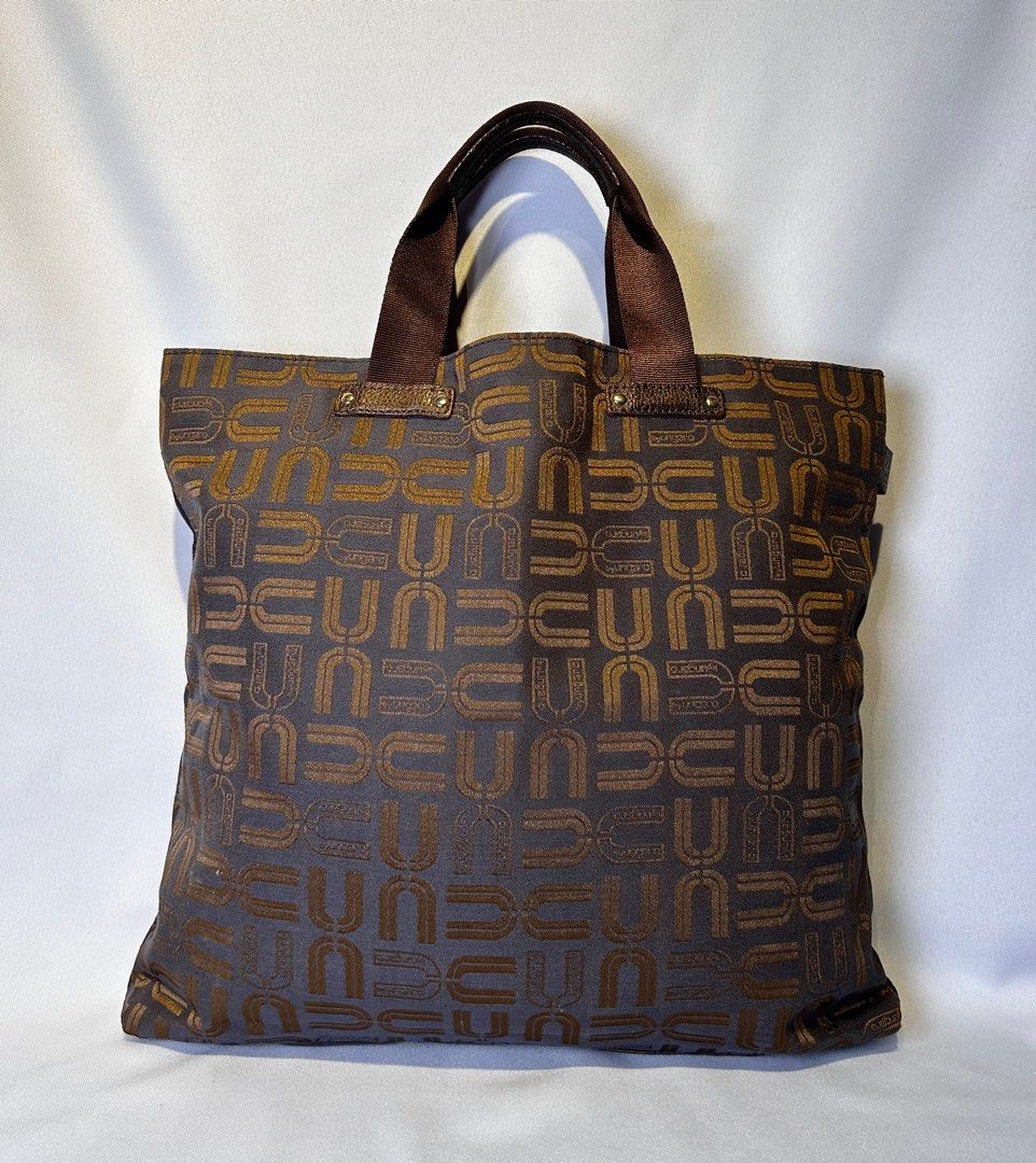 UNGARO tote bag. Vintage Bag. (Category: Luxury Bags & Wallets) located in Manila. Submitted by originalvintagebagph (Listing ID 1403005838, Image 2). Description: 38CM - 32CM Vintage bag Mahal ang bag na yan .