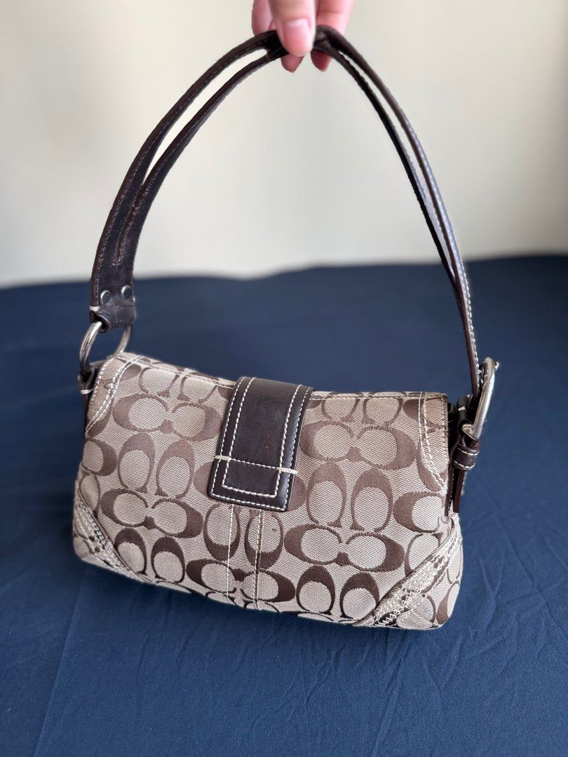 Vintage Coach Soho Mini (Category: Luxury Bags & Wallets) located in Makati City. Submitted by ribsclutter (Listing ID 1402942738, Image 3). Description: Vintage Coach Soho Mini Condition: 8/10 | RANK A Minimal issue on handle *see last pic Mine: ₱6800 📍Makati City MOP: Gcash / BPI / UnionBank MOD: J&T / Lalamove / Same day delivery.