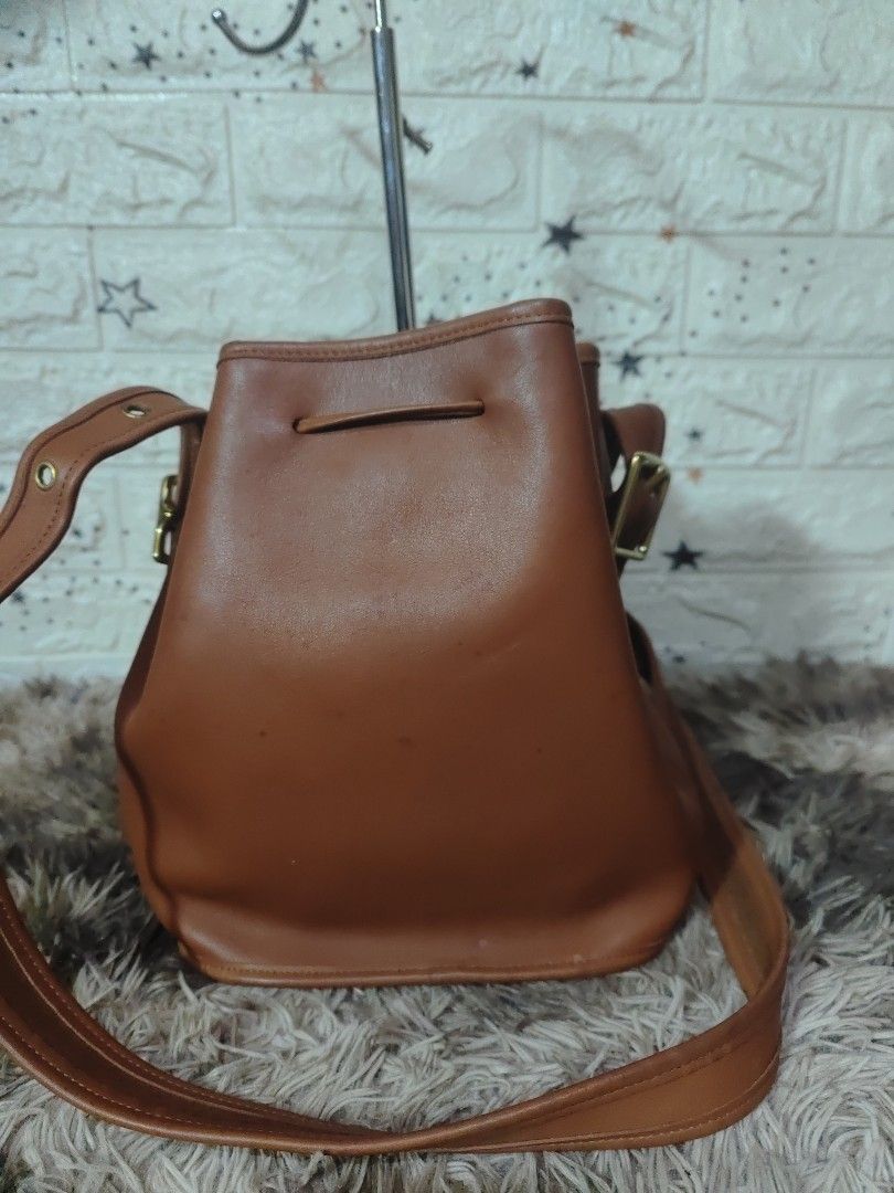 VintageCoach Bucket Bag - Brown Leather (Category: Luxury Bags & Wallets) located in Davao. Submitted by novdel (Listing ID 1402904865, Image 3). Description: guaranteed original. japan source.not ukay. no cracks. minimal watermarks lng.