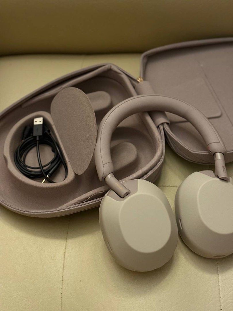XM5 Headphone- Smoky Pink (Category: Headphones & Headsets) located in Manila. Submitted by acejel (Listing ID 1402876653, Image 3). Description: January 2025 purchase date. Pristine condition. With Silicone protection. - in good as new condition - no damages, never dropped - has its original box (got some stains & dents) - has its original hard cloth carrying case - has its original cable (for wired function) and the USB charging cable - with si
