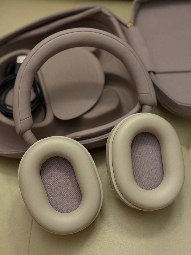 XM5 Headphone- Smoky Pink (Category: Headphones & Headsets) located in Manila. Submitted by acejel (Listing ID 1402876653, Image 2). Description: January 2025 purchase date. Pristine condition. With Silicone protection. - in good as new condition - no damages, never dropped - has its original box (got some stains & dents) - has its original hard cloth carrying case - has its original cable (for wired function) and the USB charging cable - with si