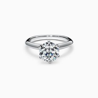 (Category: ) located in . Submitted by luxe.diamondss (Listing ID 1403128345, Image 1). Description: .