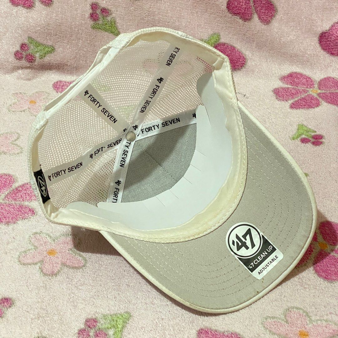 47 Brand New York Yankees Cap (Category: Caps & Hats) located in Pasig City. Submitted by Sam_Lachica (Listing ID 1403185334, Image 3). Description: - New York Yankees cap - Brand: 47 Brand - Mesh back for breathability - Curved brim - Adjustable fit - needs cleaning - bought it from @f1recaps on IG - gcash, maribank, bpi - jnt, lalamove, meetup (pasig) - can do COD via lalamove.