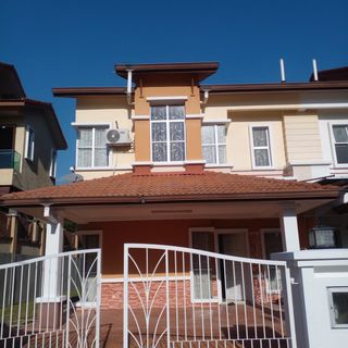 (Category: ) located in . Submitted by luckylah (Listing ID 1399020802, Image 1). Description: .