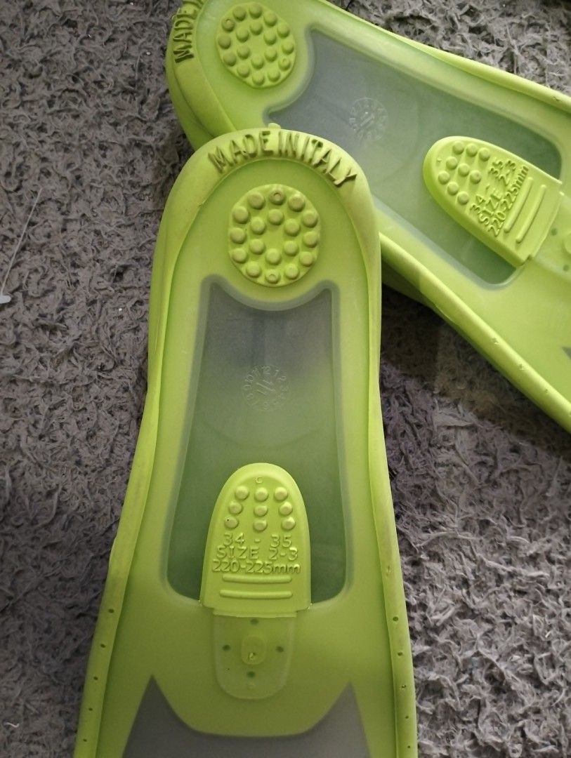 Arena Full Foot Fins (Category: Other Sports Equipment and Supplies) located in Butuan. Submitted by lovzthriftshop. (Listing ID 1403045901, Image 2). Description: 📌ARENA FULL FOOT FINS Brand: Arena Color: Neon Green and Transparent Size: EUR 34-35 / US 2-3 Made in Italy With fin bag Ideal for snorkeling, swimming, and recreational diving Condition: Good condition with minimal signs of usage 🔖999.