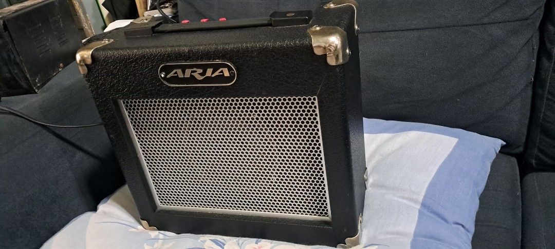 Aria AB-10 Bass Amplifier (Category: Soundbars, Speakers & Amplifiers) located in Quezon City. Submitted by chrisconradbautista (Listing ID 1403168927, Image 2). Description: Aria AB-10 Bass Amplifier Japan In very good condition 100% working 10 watts 110volts Shipping fee not included We ship nationwide.