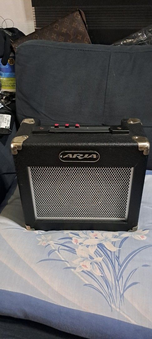 Aria AB-10 Bass Amplifier (Category: Soundbars, Speakers & Amplifiers) located in Quezon City. Submitted by chrisconradbautista (Listing ID 1403168927, Image 1). Description: Aria AB-10 Bass Amplifier Japan In very good condition 100% working 10 watts 110volts Shipping fee not included We ship nationwide.