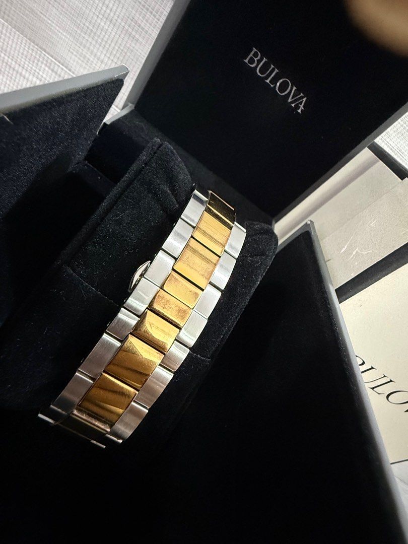 Bulova Rosegold watch (Category: Men's Watches) located in Las Pinas. Submitted by cnp2021 (Listing ID 1403132986, Image 3). Description: USED BULOVA ROSEGOLD Locally purchaed Complete inclusion 9.5/10 Physical condition Grab/Lalamove/Gogoexpress/LBC Bank transfer/Layaway 🏷️ : Php 8990 📍: Las Pinas DM us for inquiries @kicksntech.