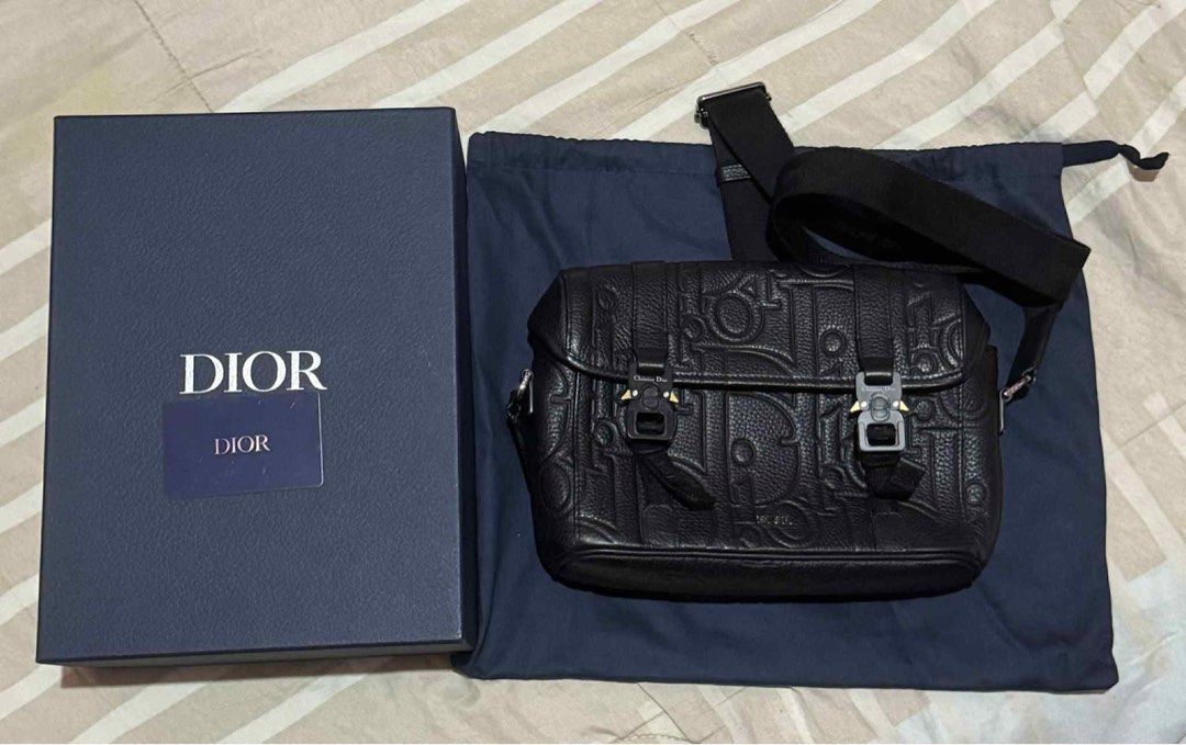 DIOR MESSENGER BAG (Category: Luxury Bags & Wallets) located in Manila. Submitted by que_08 (Listing ID 1403138009, Image 1). Description: store price 220k.