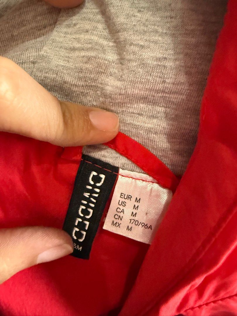 H&M Red/Blue 2-toned Jacket (Category: Coats, Jackets and Outerwear) located in Quezon City. Submitted by StylePoise (Listing ID 1403200882, Image 2). Description: STYLE POISE ✨ 2nd hand items | Pre-loved items 📦 Delivery Mode of Payment: GCASH Mode of Delivery: GRAB/LALAMOVE/GOGO XPRESS delivery fee shouldered by buyer .