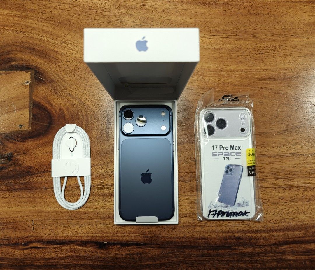 iPhone 17 Pro Max 512GB (Category: iPhone 17 Series) located in San Juan City. Submitted by hakobzone (Listing ID 1403097834, Image 1). Description: Iphone 17 Pro max 512gb brandnew(unsealed) Unit is brandnew unsealed. Inopen lang just to check. Pero hindi inactivate 512gb Ntc approved (local variant) Openline (anysim) Selling it for only 93.5k Open for swap! .