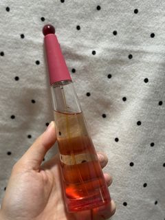 （分類：）位於 。 由 jennie_on.sale 提交（商品編號 1403145975，圖片 1）。簡介： 。