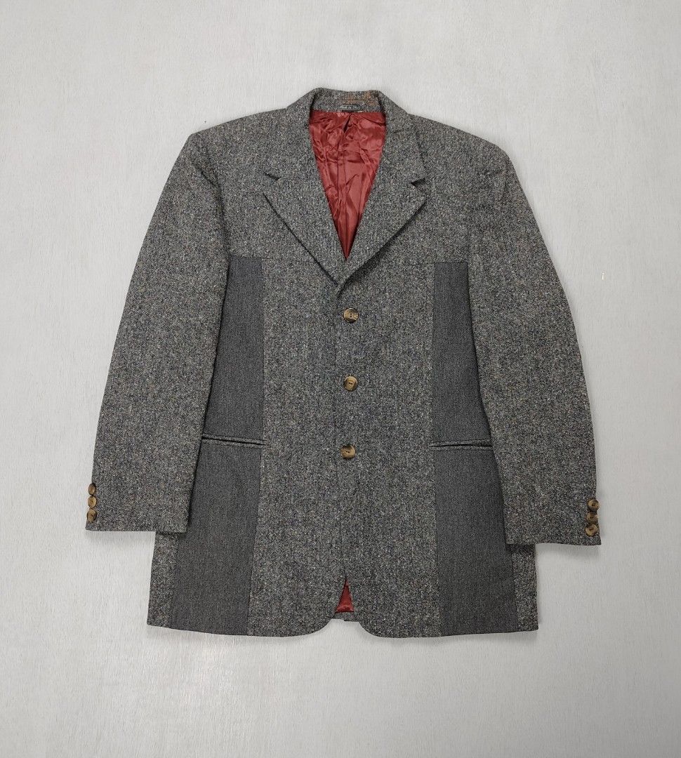 ISTANTE VERSACE (MADE IN ITALY) as new (Category: Coats, Jackets and Outerwear) located in Baguio. Submitted by archival_thrifted.ph. (Listing ID 1403094350, Image 1). Description: FOR SALE‼️ .ISTANTE VERSACE FOR MENS .EXCELLENT CONDITION .LARGE ON TAG .PHP 1900 PLUS SF .❌❌ COP/COD .MOP GCASH .COURIER J&T .BAGUIO AREA .DM FOR SURE BUYER TY.