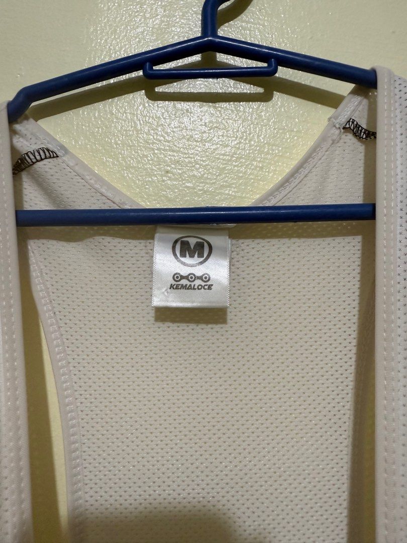 Kemaloce Cycling Bib (Category: Activewear) located in Los Banos. Submitted by elbideclutter (Listing ID 1403193640, Image 3). Description: size M bibshort biking .