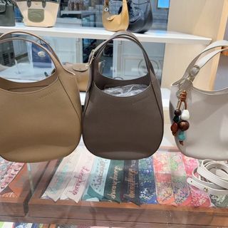 (Category: ) located in . Submitted by fascinating.premium.bag.mall (Listing ID 1403052979, Image 1). Description: .
