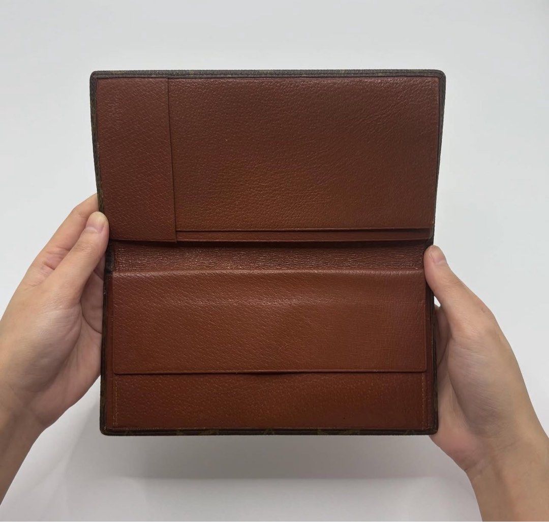 LV Vintage long wallet (Category: Luxury Bags & Wallets) located in Quezon City. Submitted by katy2424 (Listing ID 1401146601, Image 3). Description: Guaranteed 100% authentic! .