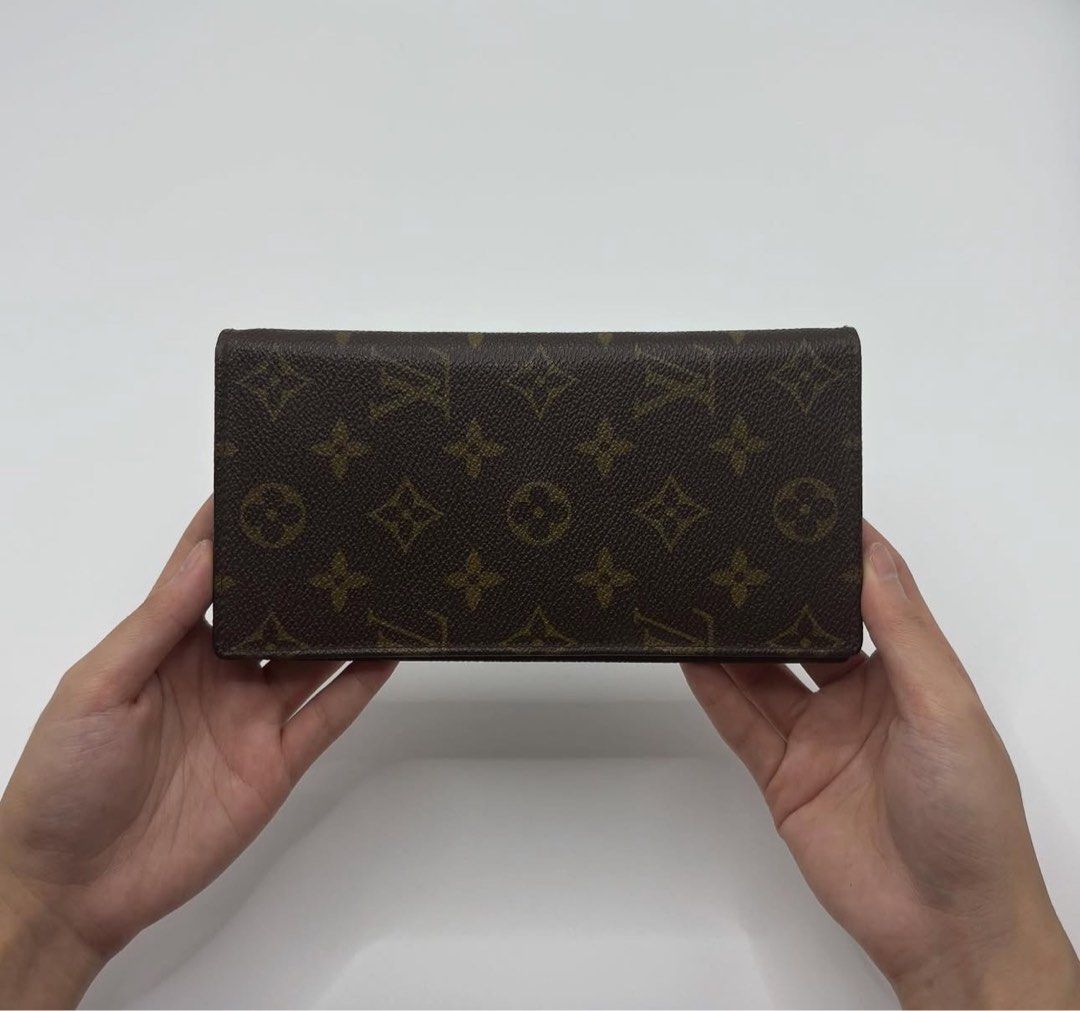 LV Vintage long wallet (Category: Luxury Bags & Wallets) located in Quezon City. Submitted by katy2424 (Listing ID 1401146601, Image 1). Description: Guaranteed 100% authentic! .