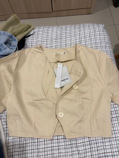 (Category: ) located in . Submitted by new_used_clothes (Listing ID 1403058693, Image 1). Description: .