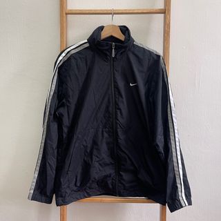 (Category: ) located in . Submitted by Uniqlo_sajer (Listing ID 1403131648, Image 1). Description: .