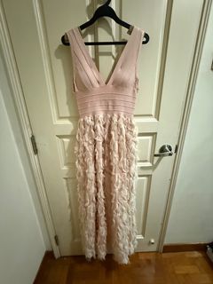 (Category: ) located in . Submitted by closet__x (Listing ID 1403074871, Image 1). Description: .