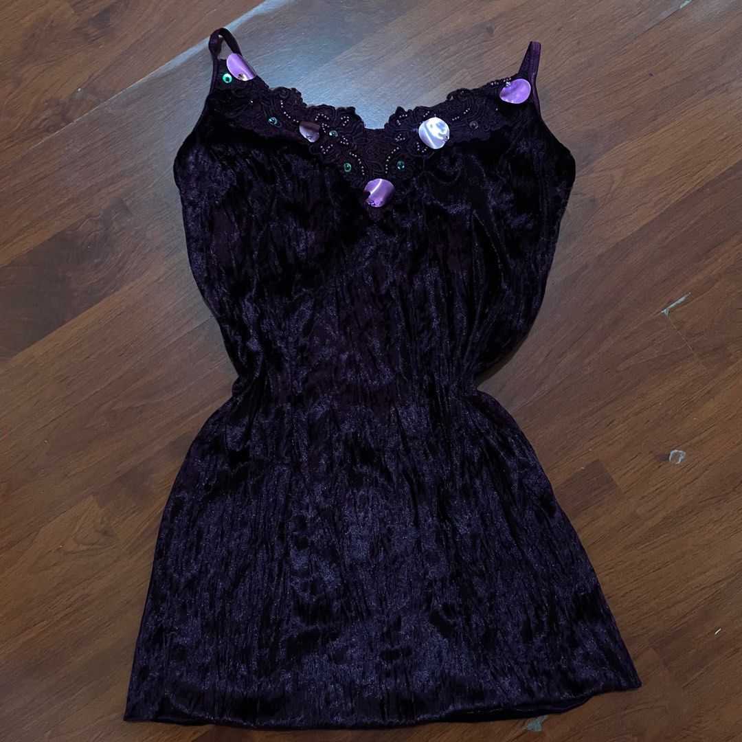 purple beaded top (y2k) (Category: Sleeveless) located in Pasig City. Submitted by user6134 (Listing ID 1403067275, Image 1). Description: .