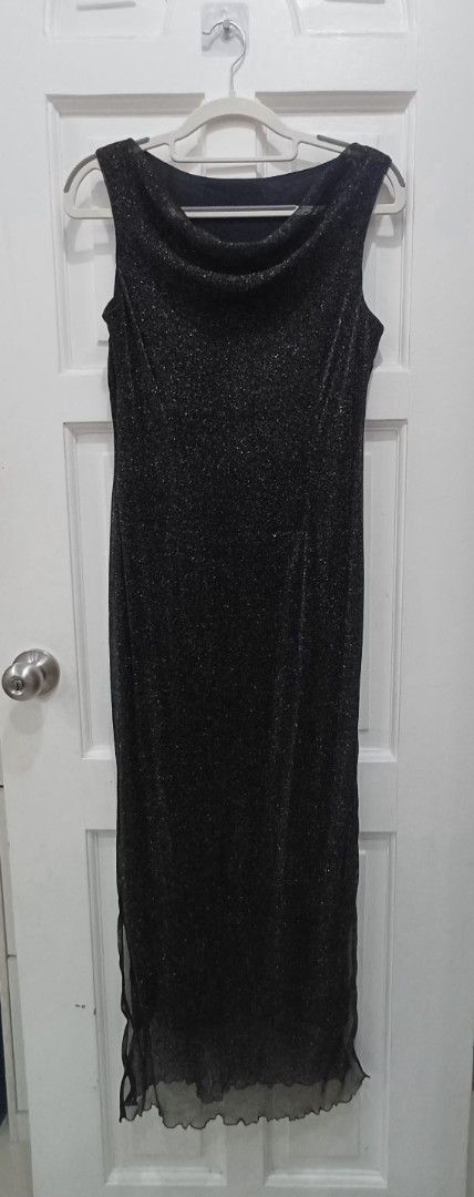 Push Aris Sparkly Black Dress for RENT (Category: Dresses) located in Taguig. Submitted by nethprelovedcorner (Listing ID 1403183468, Image 2). Description: #Black long dress with sparkly finish - Cowl neck design - Long, slim silhouette - Made in Korea - Side slit detail - Ideal for formal events and special occasions #Gcash Payment #Lalamove (Same Day Delivery) J&T Express (2-3 days delivery) Book & Shipping Fee: Shoulder by Buyer.