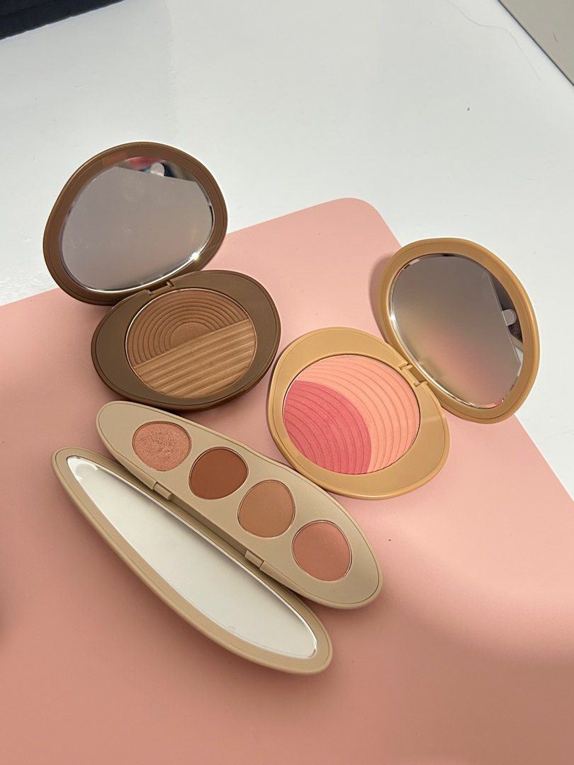 Sunnies Face EYE SAHADOW Palette ONLY (Category: Makeup) located in Lubao. Submitted by gi_clutters (Listing ID 1403190352, Image 3). Description: LIKE NEW SUNNIES FACE BLUSH, BRONZER, EYE SHADOW PALLETE with BOX Mirror Film is not REMOVED RFS: declutterring and bibili bago make up hehe TAKE ALL - 1,200 INDIVIDUAL PRICE (PM ME IF INDIV SALE) Blush - 330 (SOLD) Bronzer - 330 (SOLD) Eye Shadow - 580 ORIGINAL PRICE (SET): ₱ 1995 .