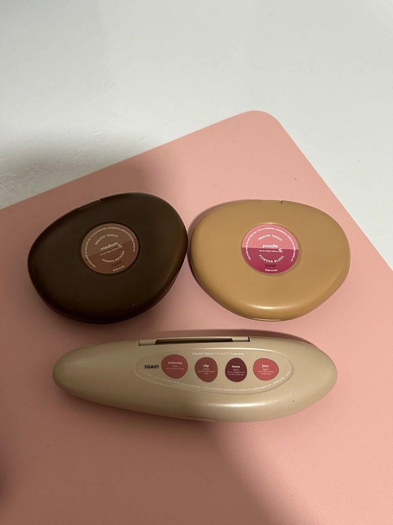 Sunnies Face EYE SAHADOW Palette ONLY (Category: Makeup) located in Lubao. Submitted by gi_clutters (Listing ID 1403190352, Image 2). Description: LIKE NEW SUNNIES FACE BLUSH, BRONZER, EYE SHADOW PALLETE with BOX Mirror Film is not REMOVED RFS: declutterring and bibili bago make up hehe TAKE ALL - 1,200 INDIVIDUAL PRICE (PM ME IF INDIV SALE) Blush - 330 (SOLD) Bronzer - 330 (SOLD) Eye Shadow - 580 ORIGINAL PRICE (SET): ₱ 1995 .