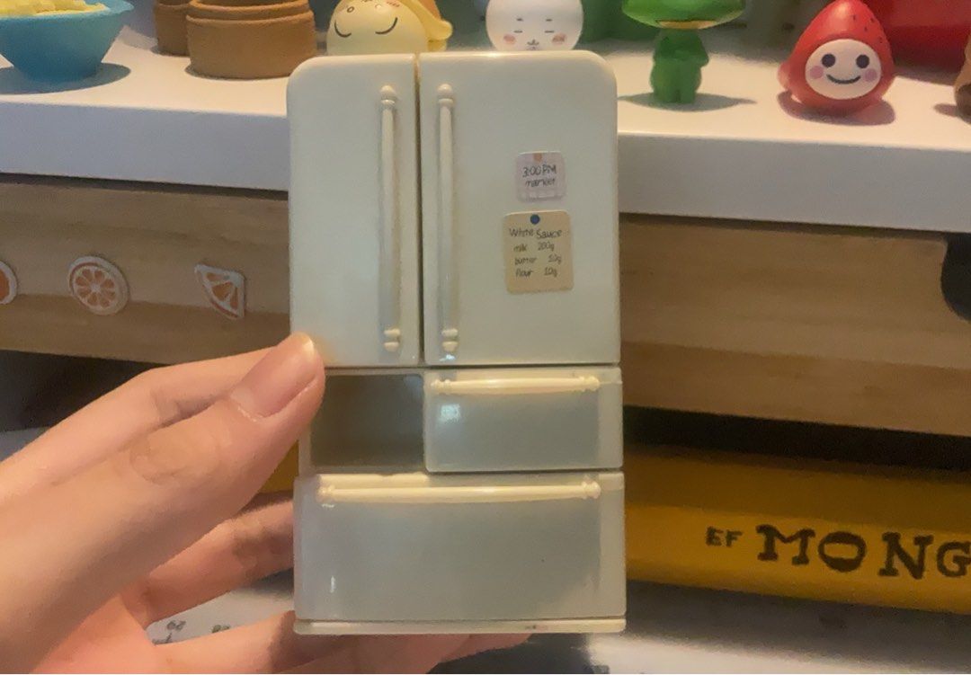 Sylvanian Families Fridge (Category: Designer & Blind Box Toys) located in Caloocan City. Submitted by darwinwatt (Listing ID 1403145726, Image 1). Description: (Missing drawer T-T).