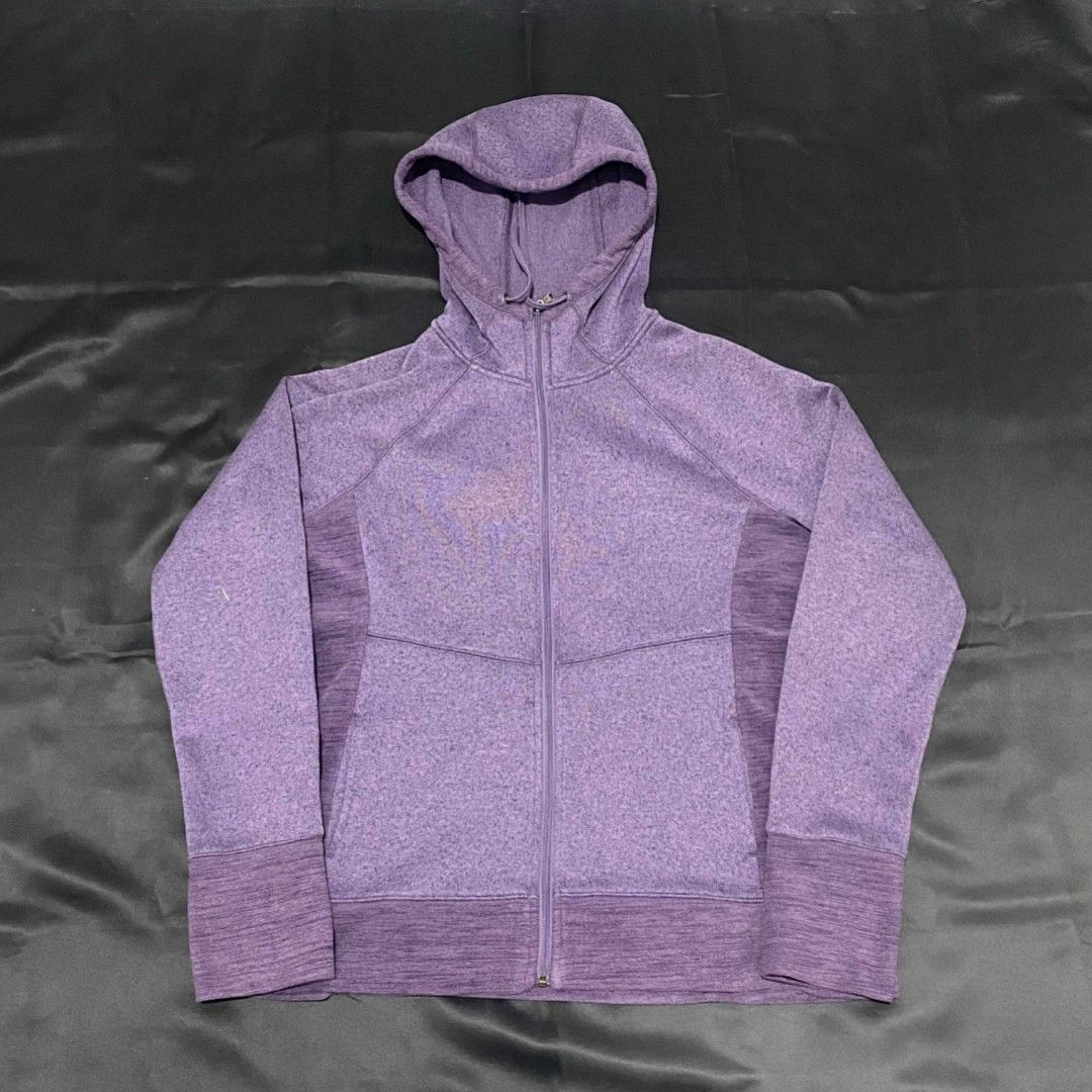 TEK GEAR FLEECE HOODIE (Category: Coats, Jackets and Outerwear) located in Quezon City. Submitted by falgo (Listing ID 1398917547, Image 1). Description: Width 23" Length 24" No Issue.