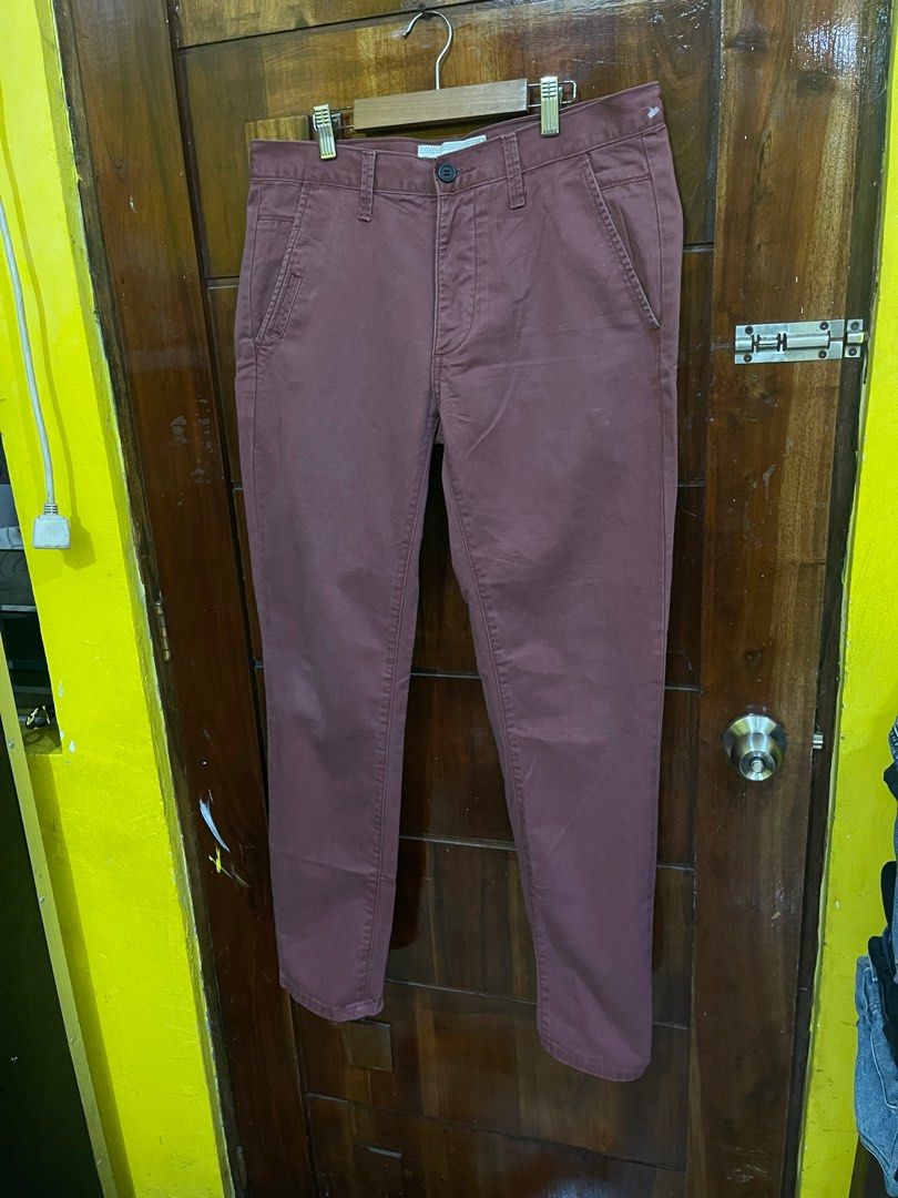 Topman Chino Pants (Category: Chinos) located in Marikina City. Submitted by greatfindsmnlph (Listing ID 1403201895, Image 2). Description: Top man Chino Pants Price: 350 Size: Medium Waistline: 32 Length: 42 Hemline: 7 Color: Maroon Color Rate: 10/10 Condition: 9.9/10 may pinhole Very nice in actual.