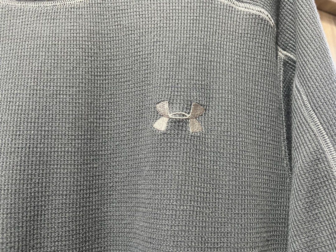 Under Armour Long Sleeve Shirt (Category: Tshirts & Polo Shirts ) located in San Juan City. Submitted by tpwk_harry (Listing ID 1403105157, Image 2). Description: - Under Armour long sleeve shirt - Gray color - Waffle-knit texture - Under Armour logo on chest and lower back - Please manage your expectations Just message me if you’re interested!.