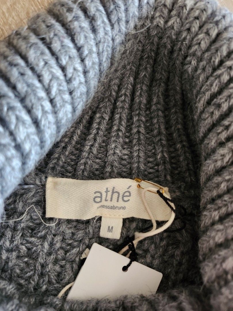 VANESSA BRUNO brand-new ATHÉ Gray Knit Cardigan (M) （分類：外套及戶外衣服）位於 Hong Kong。 由 jrtlover 提交（商品編號 1403115835，圖片 4）。簡介： VANESSA BRUNO brand-new ATHÉ Gray Knit Cardigan (M) - From Rue Madame - Features a unique textured knit design, super stylish - Double-breasted front with black buttons, turtleneck design - Two front pockets - Made of a blend of acrylic, alpaca, and wool - Size M - Brand-new。