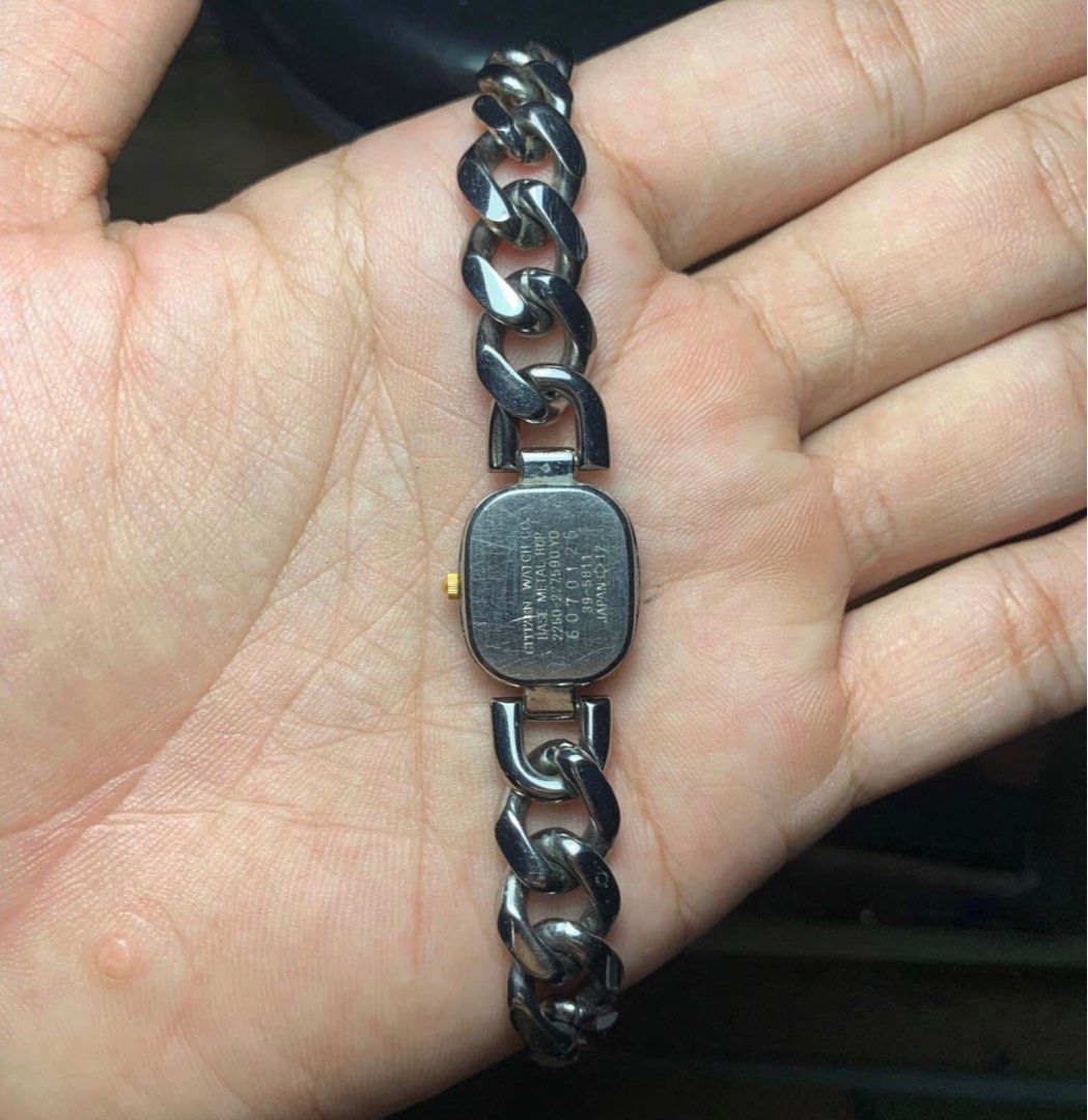 Vintage Citizen (Category: Women's Watches) located in Mandaluyong City. Submitted by needs99 (Listing ID 1403106027, Image 3). Description: super kinis 😘 Vintage piece ✨.