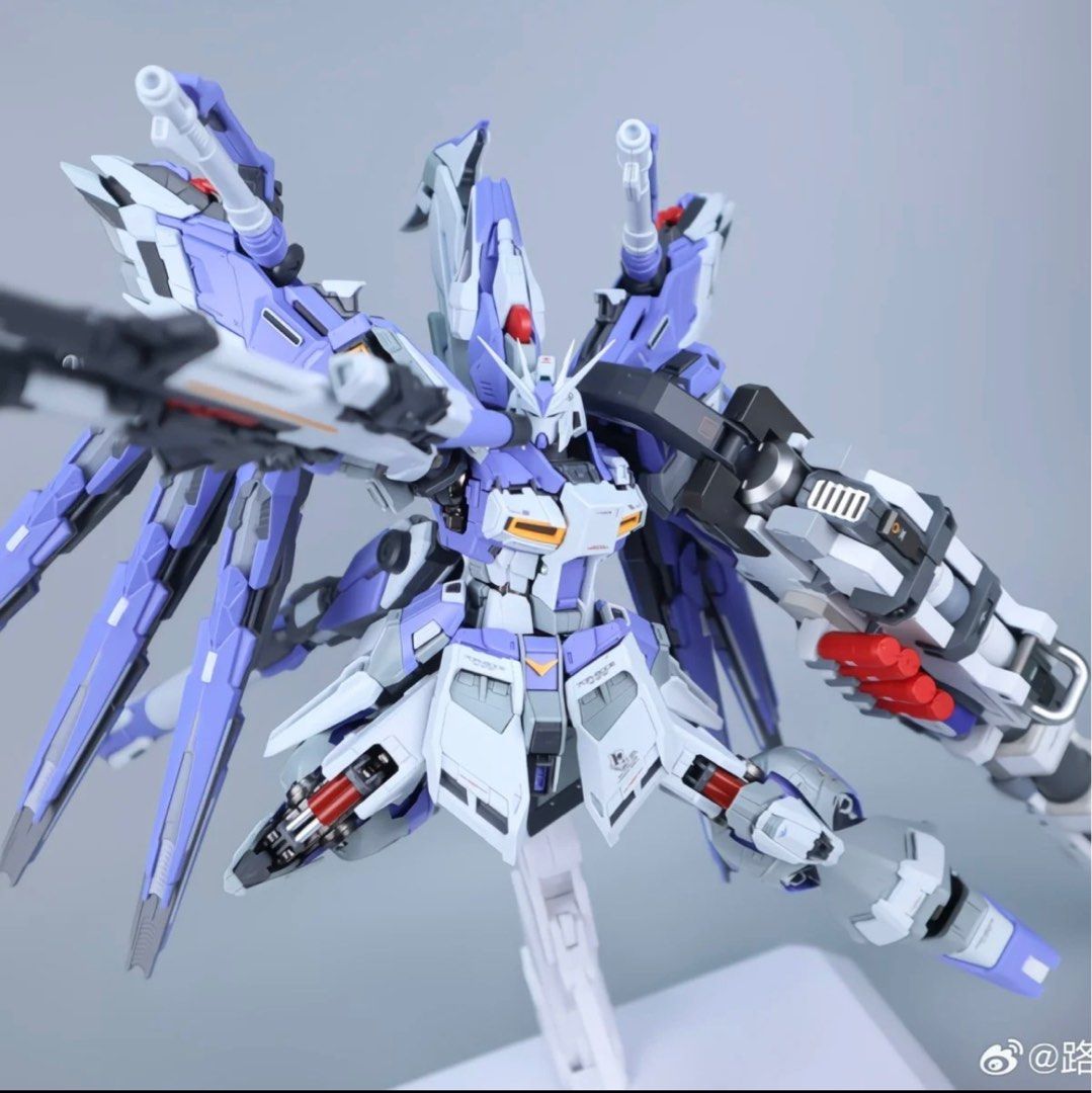 威虎VT-01 Hi-Nu Gundam 1/100 Limited Mega Bazooka Version (Non Bandai) (Category: Gundam Model Kits) located in Singapore. Submitted by toys_n_games (Listing ID 1403102430, Image 3). Description: - Brand new VT-01 Hi-Nu Gundam (non Bandai) - Limited Edition version comprises metal die cast frame and mega bazooka launcher. WOW! - Out of print and very rare. Get yours now! - Featuring intricate details and extreme move ability for limitless posture. 