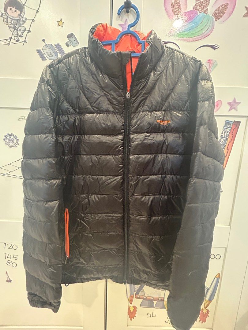 Winter Jacket (Category: Coats, Jackets and Outerwear) located in Kota Kinabalu. Submitted by jumrah_halim (Listing ID 1403059951, Image 1). Description: Can fit until M.
