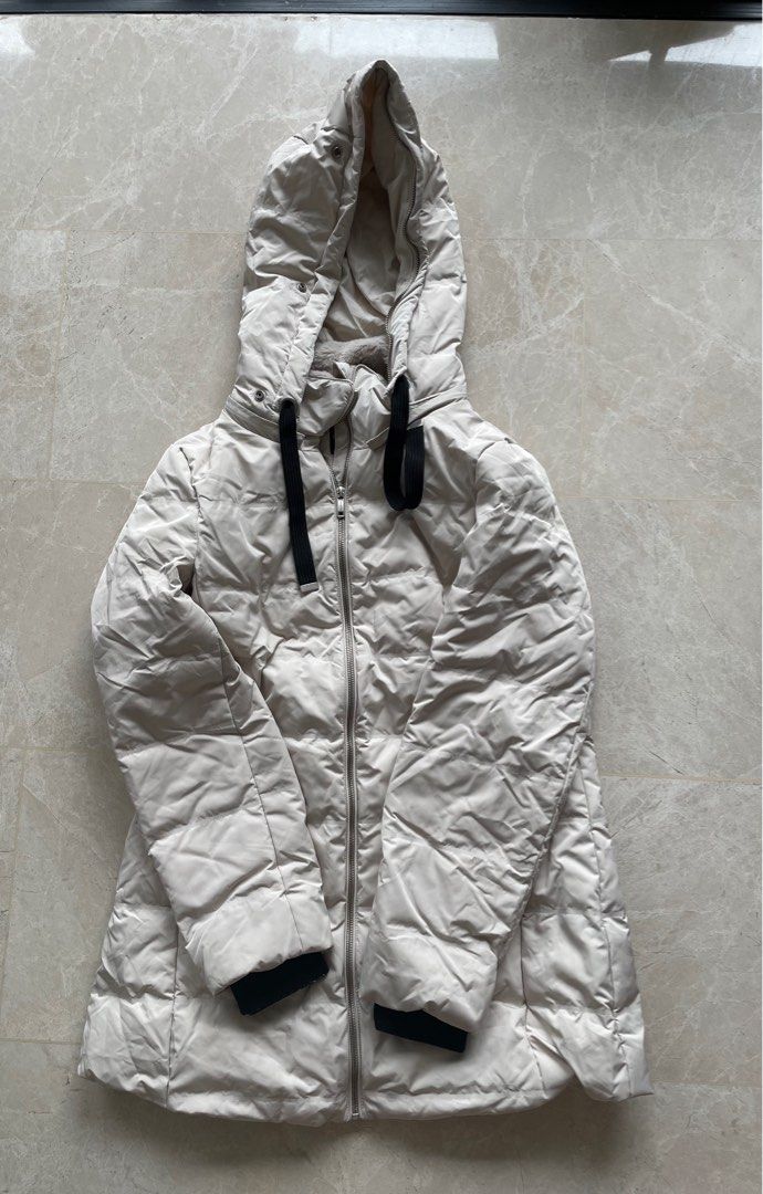 Wintertime Down Jacket (Category: Coats, Jackets and Outerwear) located in Singapore. Submitted by lwacaii (Listing ID 1403060346, Image 4). Description: Wintertime Down Jacket -used only once -fur zipper for hood (free) -original price 200+ sgd product description: -size: L -brand: Wintertime -colour: white/creme/beige price can nego! buy 2 @ 10% cheaper buy 3 @ 15% cheaper meetup location flexible! .