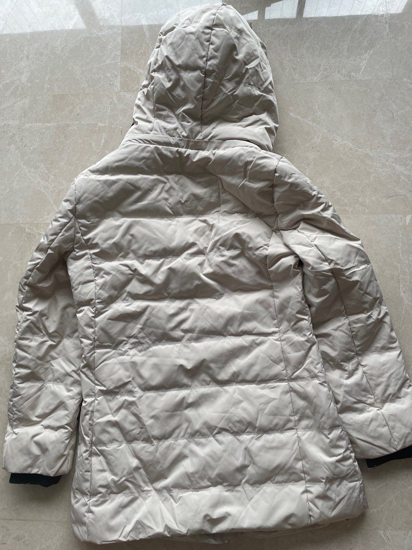Wintertime Down Jacket (Category: Coats, Jackets and Outerwear) located in Singapore. Submitted by lwacaii (Listing ID 1403060346, Image 5). Description: Wintertime Down Jacket -used only once -fur zipper for hood (free) -original price 200+ sgd product description: -size: L -brand: Wintertime -colour: white/creme/beige price can nego! buy 2 @ 10% cheaper buy 3 @ 15% cheaper meetup location flexible! .