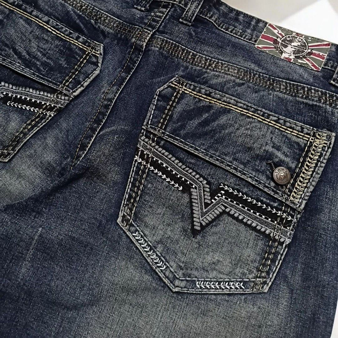 Y2K Monarchy Collection Very Baggy Jorts (Category: Jeans) located in Caloocan City. Submitted by dyn0zx (Listing ID 1399031070, Image 3). Description: Y2K Monarchy Collection Very Baggy Jorts Waist - 40 Length - 25.5 Thigh - 13.5 Hem - 12 Crispy condition, only issue is the brand tag, it has cracks..