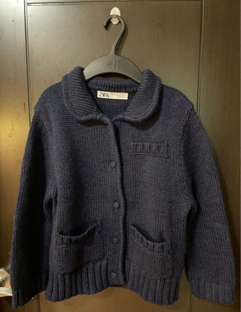 Zara Navy Blue Knit Cardigan (Category: Coats, Jackets and Outerwear) located in Taguig. Submitted by ksooos (Listing ID 1403076035, Image 2). Description: - Navy blue knit cardigan - Round collar - Button-down closure - Three-quarter sleeves - Two decorative pockets rfs: not my style.