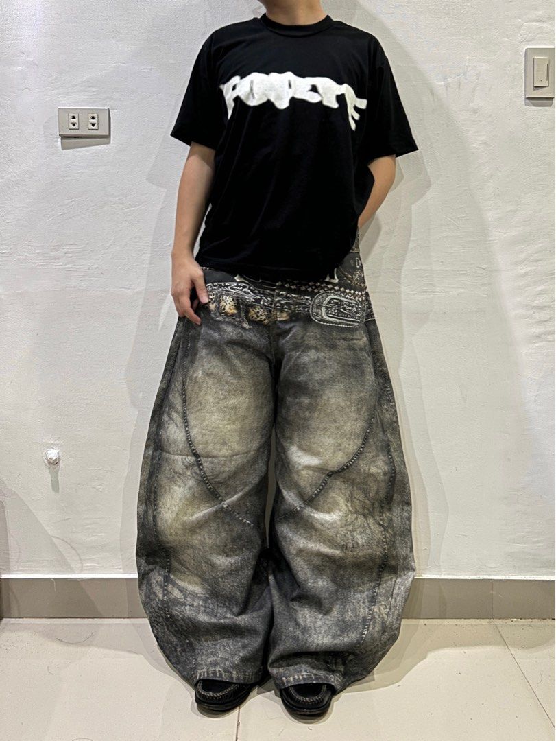 3D Y2K BELT / CHAINS BAGGY BARREL PANTS (Category: Jeans) located in Subic. Submitted by hddnjnks (Listing ID 1407361669, Image 3). Description: 3D Y2K BELT / CHAINS BAGGY BARREL PANTS 34” WAIST 14.5” THIGH 41” LENGTH 12.5” HEM M - 1,500.