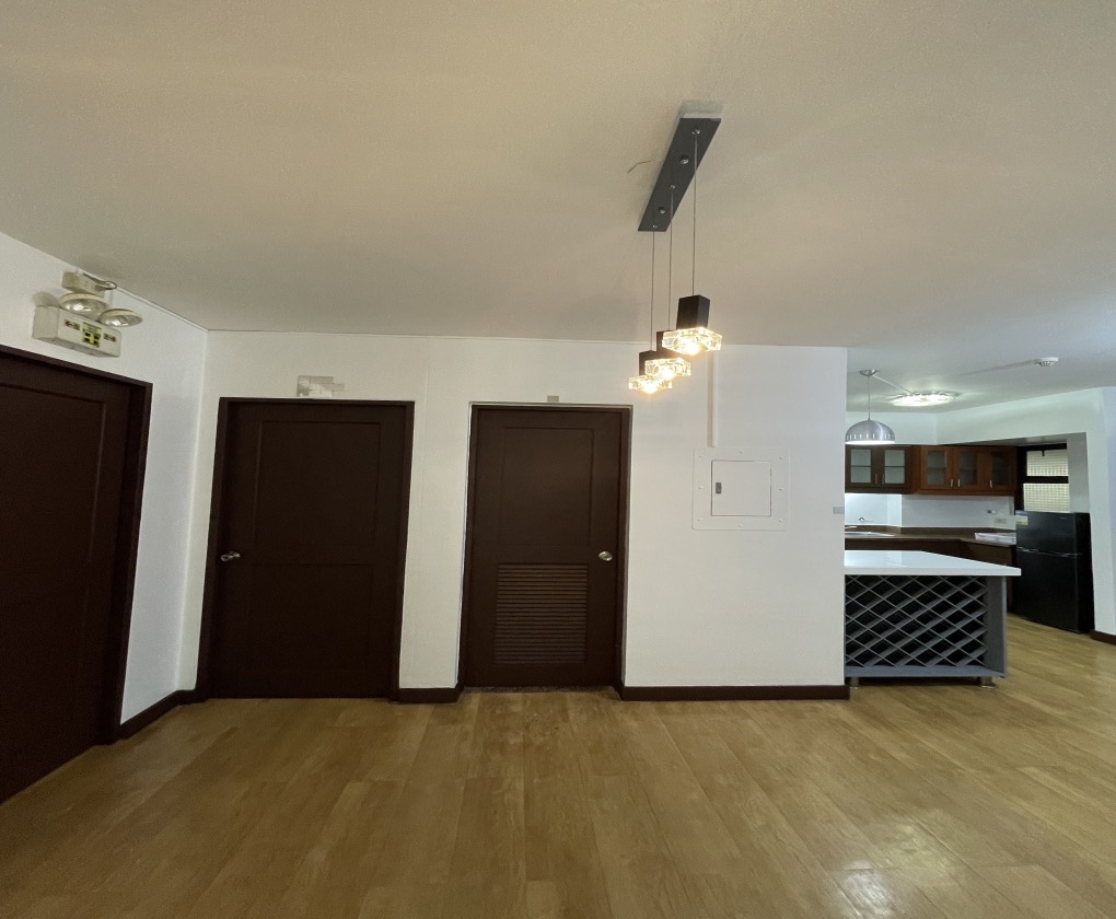 (Category: ) located in . Submitted by mandysingson (Listing ID 1407284916, Image 1). Description: .