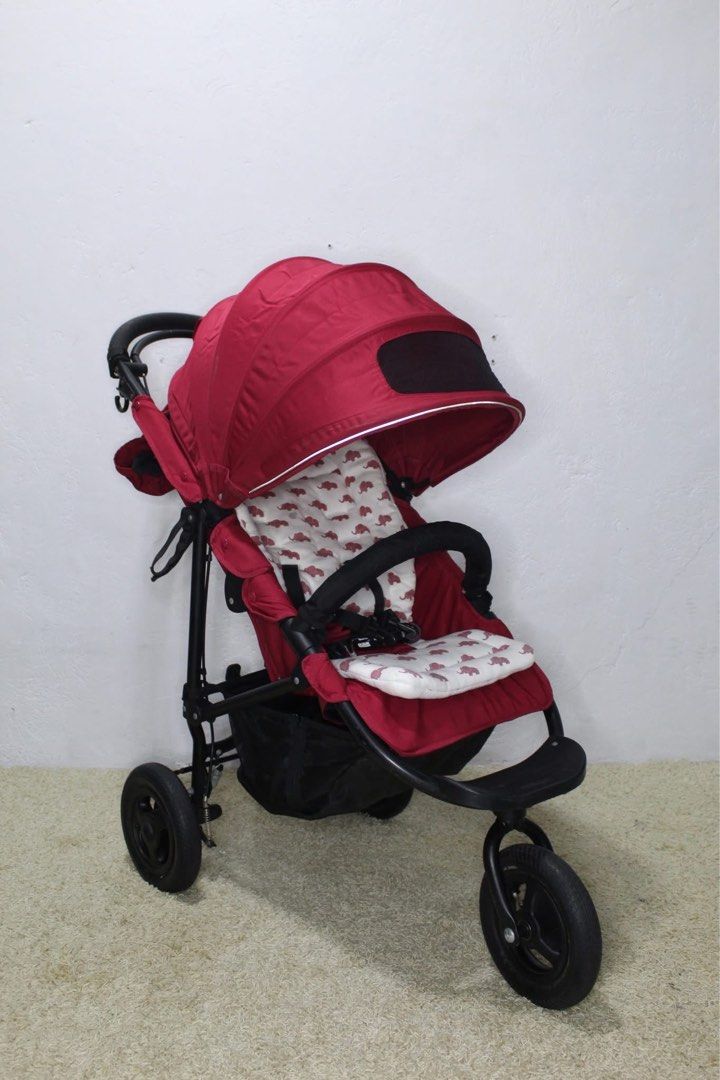 Air Buggy COCO Brake EX Stroller 🇯🇵🇯🇵🇯🇵 (Category: Strollers) located in San Fernando. Submitted by juls.japan.surplus (Listing ID 1407320594, Image 3). Description: Air Buggy COCO Brake EX Stroller 3-wheeled stroller with large tires for smooth rides, spacious reclining seat with 5-point harness, high seat design and good ventilation. Easy one-hand fold, big storage basket and hand brake for safety. Ideal for active parents and daily use f