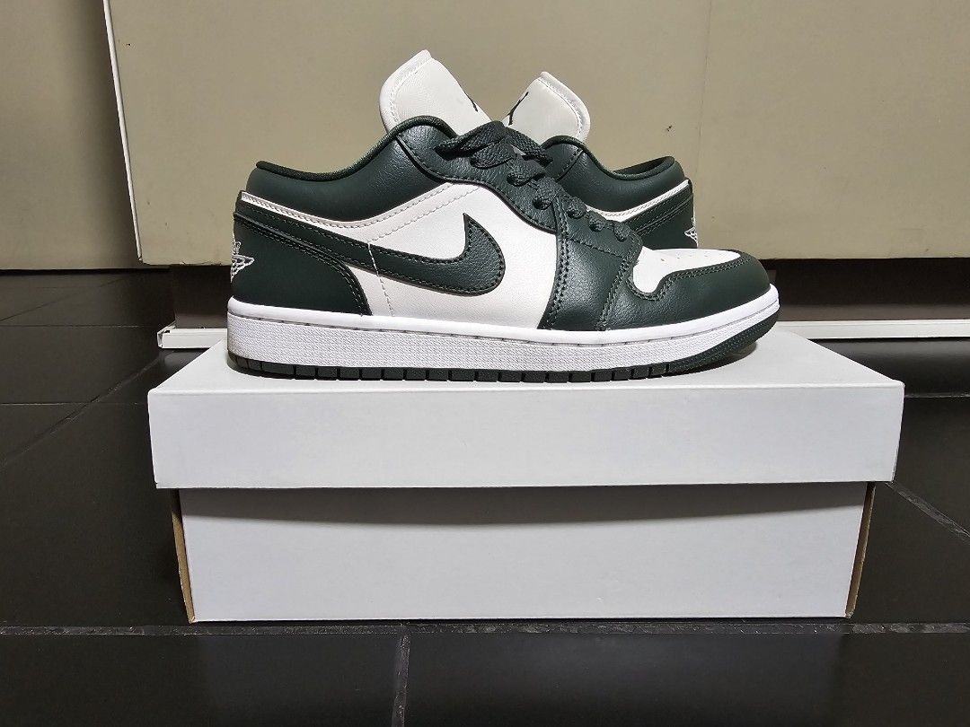Air Jordan 1 Low "Galactic Jade" (Category: Sneakers) located in Pasig City. Submitted by dmtp7 (Listing ID 1407255380, Image 2). Description: Air Jordan 1 Low "Galactic Jade" - Size: 7.5 womens - Includes original box - bought in Kyoto, Japan last year - used but not abused, with minimal toe creases RFS: decluttering MOP: Bank transfer or GCash Location: Pasig City, Metro Manila Shipping to be shouldered by buyer.