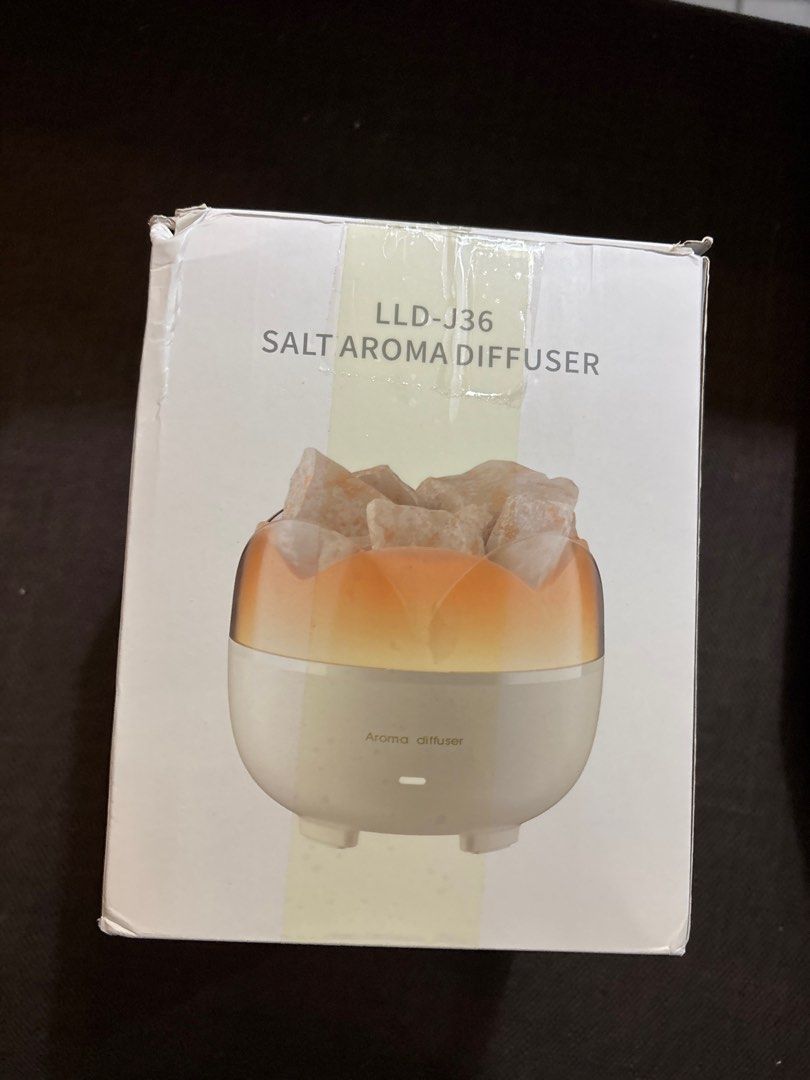 Aroma diffuser (Category: Home Fragrance) located in Balakong. Submitted by kc017 (Listing ID 1407212056, Image 1). Description: - LLD-J36 Salt Aroma Diffuser - Portable & Remote Control - 7 Colorful Lights - Auto Shut-off - Two-speed spray - Attractive Decoration - Meetup at Pavilion Bukit Jalil.