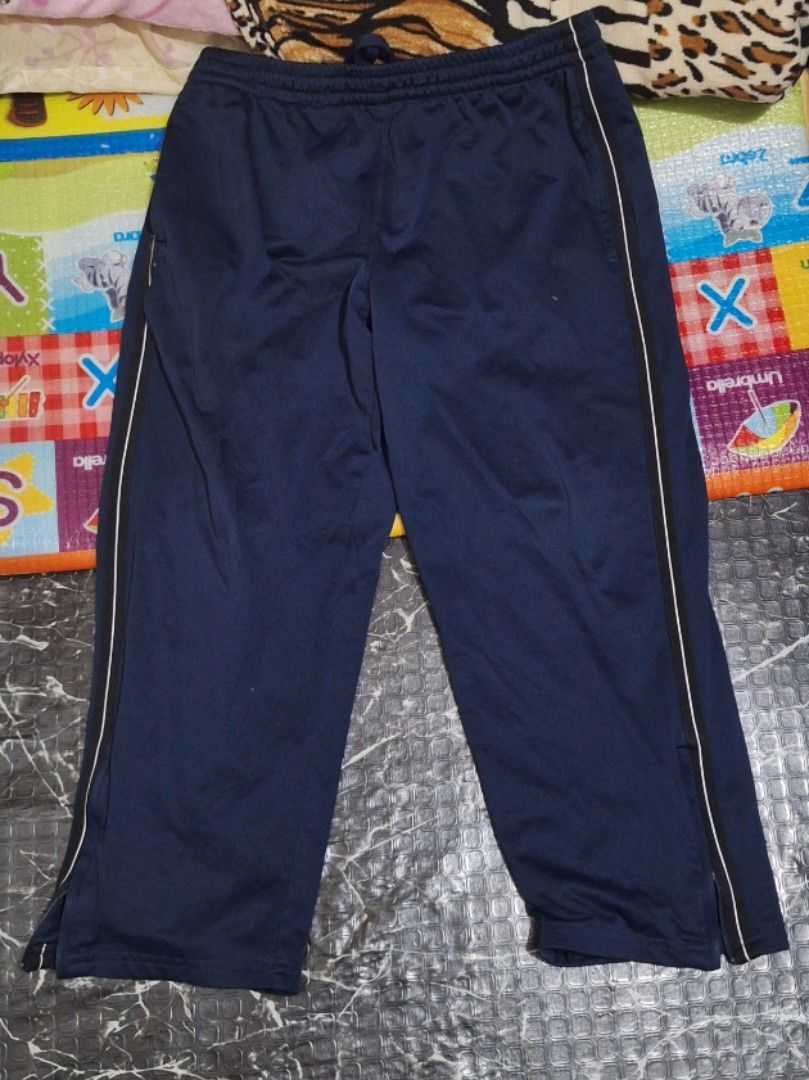BAGGY PANTS MENS (Category: Joggers) located in Malabon City. Submitted by steve_finds (Listing ID 1407272501, Image 1). Description: BAGGY PANTS (ATHLETIC WORKS) MESH TYPE TELA 34 WAISTLINE GARTERIZE 38 TO 39 LENGTH 10 LEG OPENING ISSUE NASA LAST SLIDES NG PICTURES.